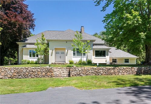 80 Woodbridge Dr, East Greenwich, RI, 02818-1328 | Card Image