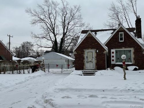 15572 Fordham St, Detroit, MI, 48205-2946 | Card Image