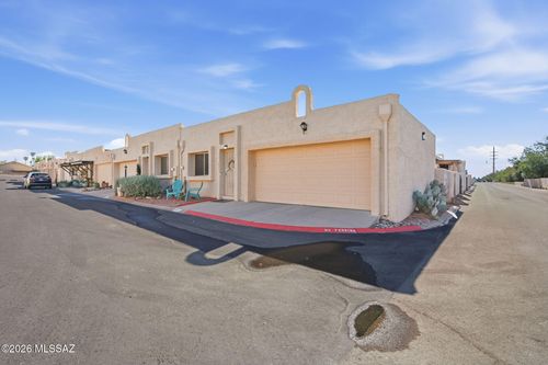 997 W Paria Ln, Tucson, AZ, 85704-3768 | Card Image