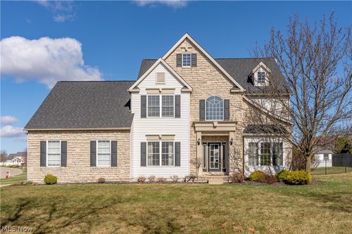 5879 Northampton Dr, Medina, OH, 44256-6318 | Card Image