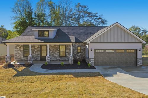 201 Tubbs Mountain Rd, Travelers Rest, SC, 29690-1914 | Card Image
