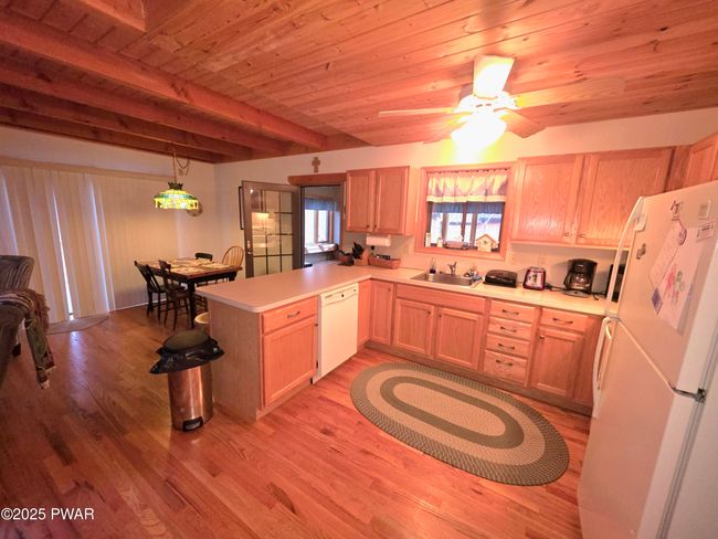 Kitchen/Dining Room | Image 6