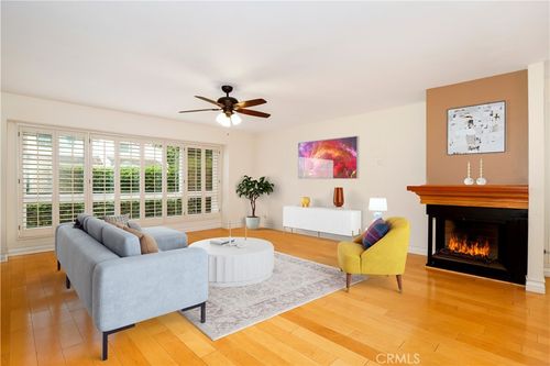 1-4321 Matilija Ave, Sherman Oaks, CA, 91423-4354 | Card Image