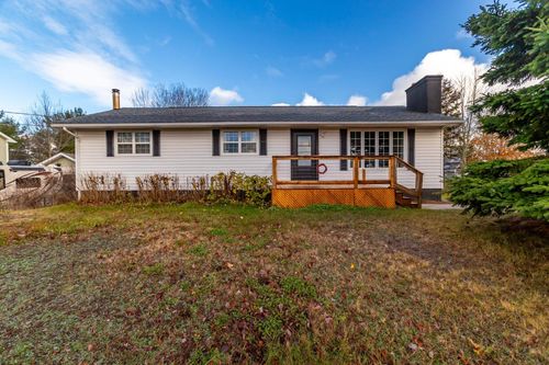 882 Tremont Mountain Rd, Greenwood, NS, B0P1R0 | Card Image