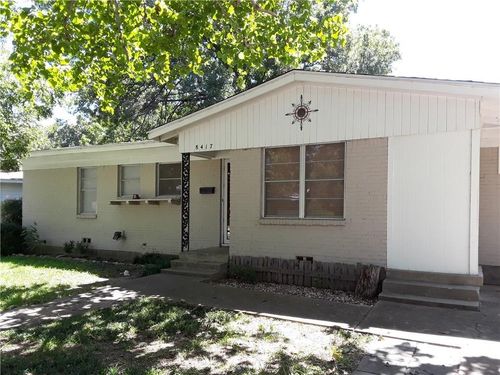 8417 Monmouth Dr, Fort Worth, TX, 76116-6840 | Card Image