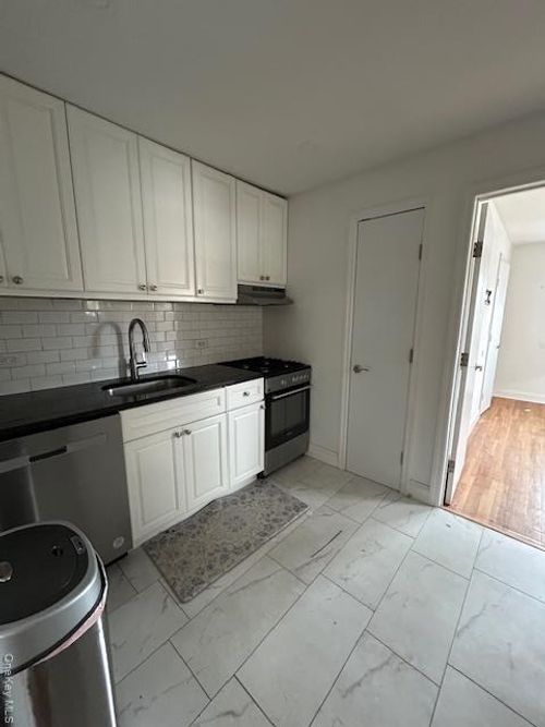 uppr-unit-330 E Broadway, Long Beach, NY, 11561-4323 | Card Image