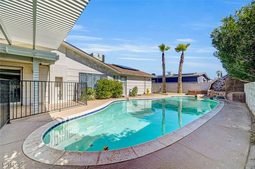 204 Thunder St, Las Vegas, NV, 89145-5171 | Card Image