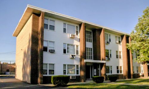 3c-6617 W Lloyd Drive, Worth, IL, 60482 | Card Image