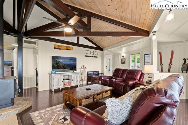 104 Longview Ct, House other with 2 bedrooms, 3 bathrooms and null parking in Seven Devils NC | Image 8