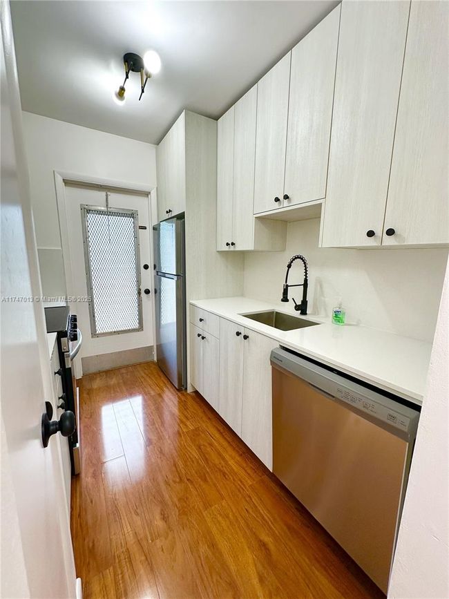 APT-209 - 1450 Atlantic Shores Blvd, Condo with 1 bedrooms, 1 bathrooms and null parking in Hallandale Beach FL | Image 5