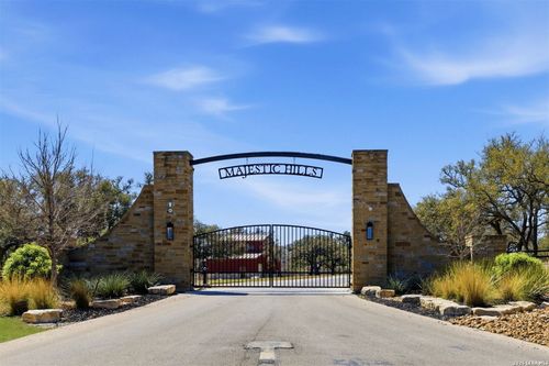 207 Majestic Hills Dr, Blanco, TX, 78606 | Card Image