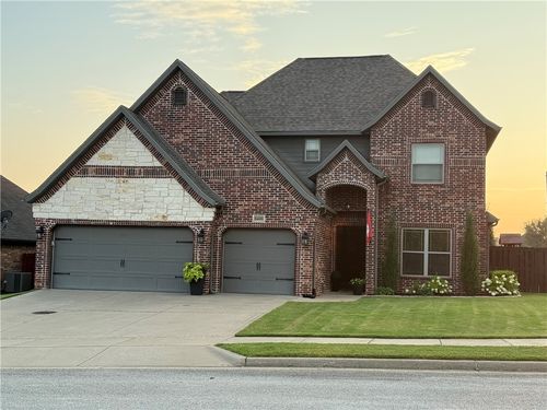 6400 S 46th Blvd, Rogers, AR, 72758-8623 | Card Image