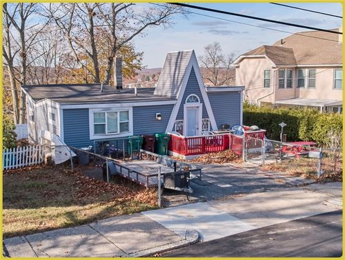 59 Division St, Woonsocket, RI, 02895-5310 | Card Image