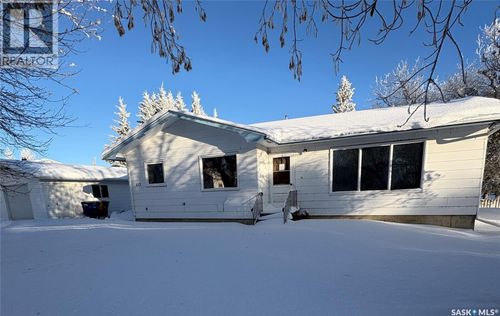 112 2nd Ave, Kelvington, SK, S0A4J0 | Card Image