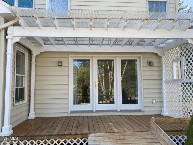 Deck | Image 26