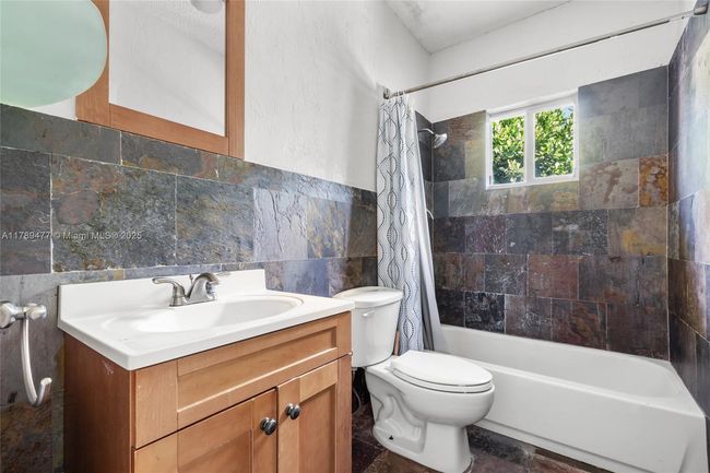 426 Sw 26 Th Rd, House other with 4 bedrooms, 3 bathrooms and null parking in Miami FL | Image 25