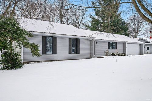 14833 Van Pelt Dr, Goshen, IN, 46526-8541 | Card Image