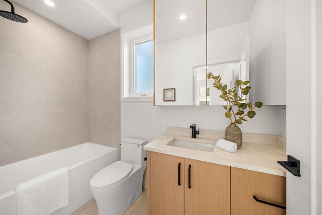 1 - 312 E 40th Ave, Home with 3 bedrooms, 4 bathrooms and 1 parking in Vancouver BC | Image 21
