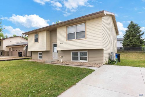 4015 Oiler Ln, Rapid City, SD, 57701 | Card Image