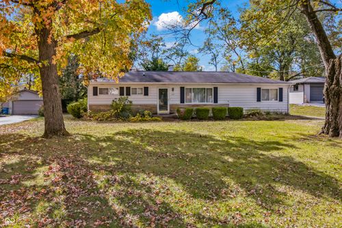 325 Shoshone Dr, Carmel, IN, 46032-2629 | Card Image