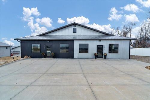 501-3230 N Center Point Road, Robins, IA, 52328 | Card Image