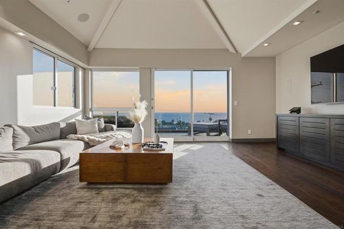 2372 Oxford Ave, Cardiff by the Sea, CA, 92007-1632 | Card Image