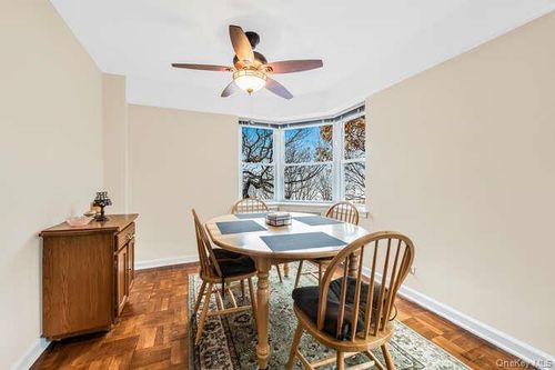 apt-e5i-235 Garth Rd, Scarsdale, NY, 10583-3933 | Card Image