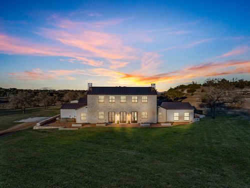 130 Overlook Dr, Fredericksburg, TX, 78624-8038 | Card Image