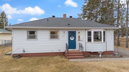 924 Clover Ln, Grand Rapids, MN, 55744-3929 | Card Image