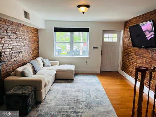 409 W Gay St, WEST CHESTER, PA, 19380-2850 | Card Image