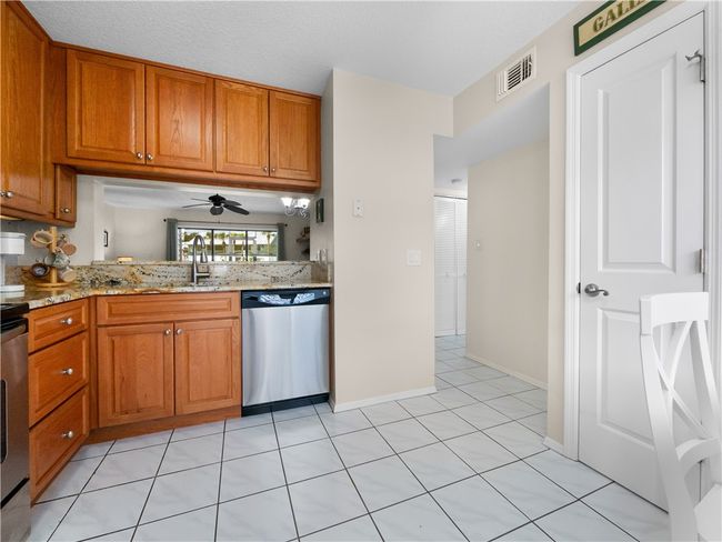 APT-2 - 5825 Marina Dr, House attached with 2 bedrooms, 2 bathrooms and null parking in Sebastian FL | Image 10