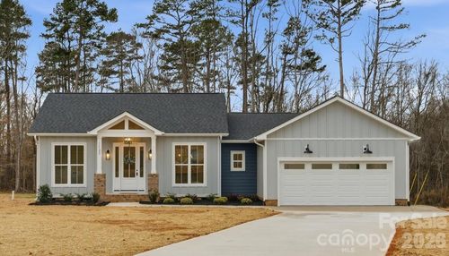 1133 White Jenkins Rd, Bessemer City, NC, 28016-8752 | Card Image