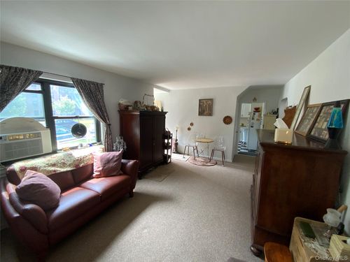 lowr-level-73 217th St, Oakland Gardens, NY, 11364-2933 | Card Image