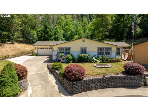 204 Samantha Way, Canyonville, OR, 97417-8772 | Card Image