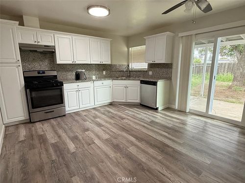 3013 Alma Way, Bakersfield, CA, 93304 | Card Image