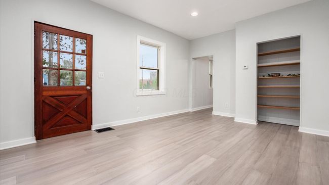 215 S Market St, House other with 3 bedrooms, 2 bathrooms and null parking in Somerset OH | Image 4