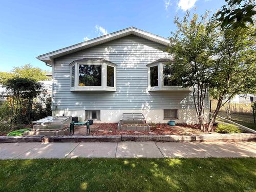 houston-avenue-is-real-st-941 Houston St, Hot Springs, SD, 57747-0000 | Card Image