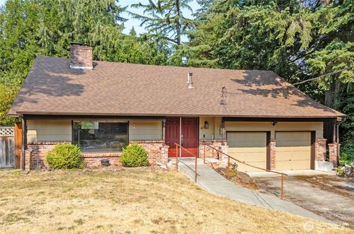 619 Cougar St Se, Olympia, WA, 98503-6753 | Card Image