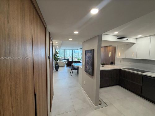 1209-3701 N Country Club Dr, Aventura, FL, 33180-1732 | Card Image