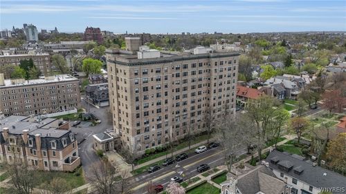 4d-33 Gates Cir, Buffalo, NY, 14209-1133 | Card Image