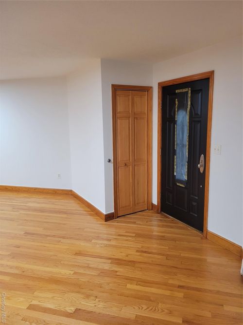 6006 172nd St, Fresh Meadows, NY, 11365-1512 | Card Image