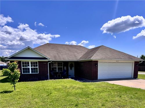 823 S Pittsburg Ave, Russellville, AR, 72802-2440 | Card Image