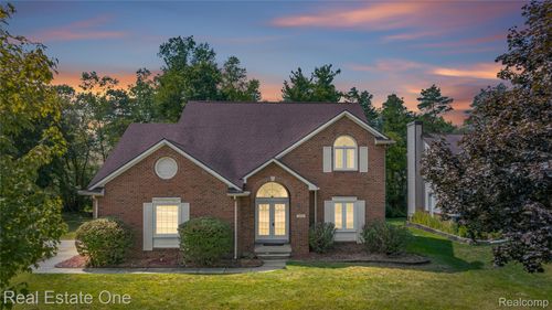 1468 Stauch Dr, West Bloomfield, MI, 48324-3131 | Card Image
