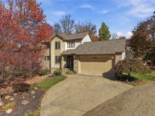 4921 Searls Dr Nw, North Canton, OH, 44720-7464 | Card Image