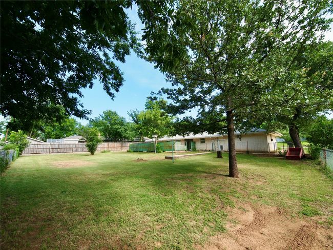 1441 Brazos St, House other with 3 bedrooms, 2 bathrooms and null parking in Graham TX | Image 32