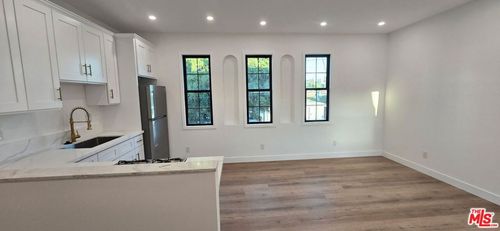 200-1047 Irolo St, Los Angeles, CA, 90006-2544 | Card Image