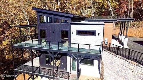 1546 Bear Valley Rd, Sevierville, TN, 37876-2642 | Card Image