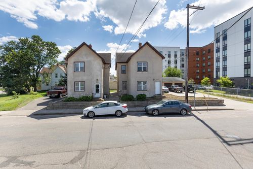 916 14th Ave Ne, Minneapolis, MN, 55413-1511 | Card Image