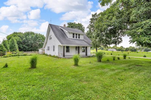 1527 W 50 S, Crawfordsville, IN, 47933-8102 | Card Image