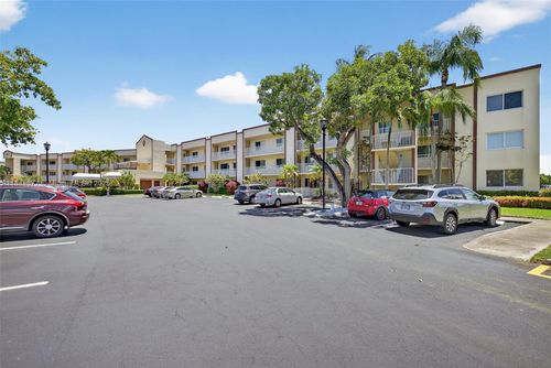 211-7214 S Devon Dr, Tamarac, FL, 33321-1048 | Card Image